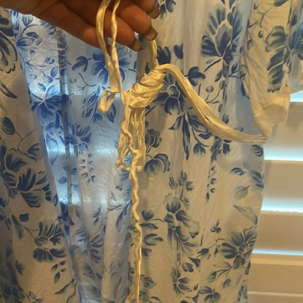 Lucie Ann Vintage robe size small